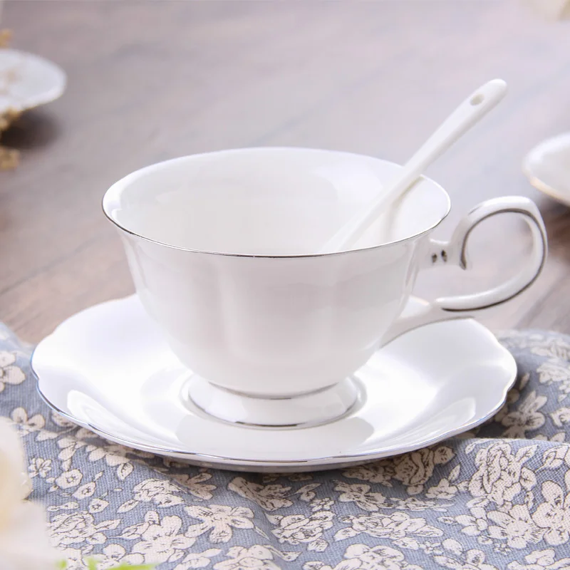 

210ML Pastoral Style Floral Pattern Ceramic Bone china Cafe Latte Coffee Mug with Saucer Spoon Kit White Tea Cup Birthday Gifts