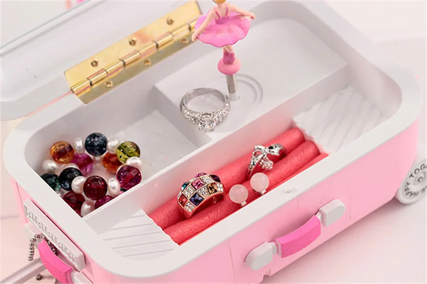 3961357731_1898523357