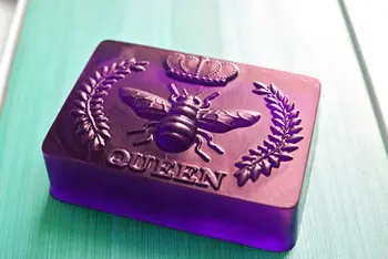 Silicone Mold Soaps Mould Queen Bee Honey Bee Soap Molds Handmade Animal Mold Silica Gel for Soap Making Clay Aroma Stone Moulds
Silicone Mold Soaps Mould Queen Bee Honey Bee Soap Molds Handmade Animal Mold Silica Gel for Soap Making Clay Aroma Stone Moulds