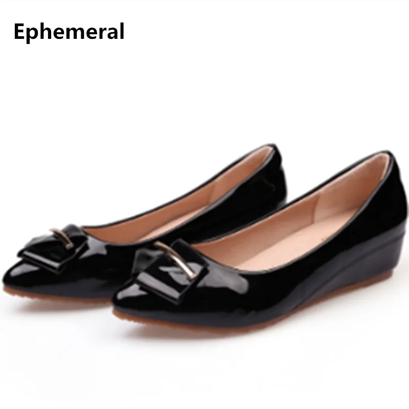 ผู้หญิงกล้ามเนื้อวัวรองเท้าสิทธิบัตรหนัง2018 Latex รองเท้า Wedges