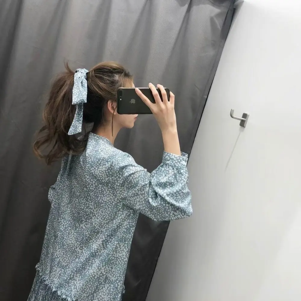  (12)