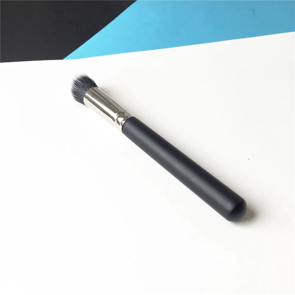 MAC BRUSH 130 Short Dual Fibre Brush _ 6