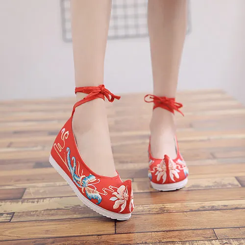 Veowalk/Женская парусиновая обувь с отворотным носком и вышивкой; обувь для костюмированной вечеринки; Китайский традиционный ханьфу; обувь на плоской платформе для Хэллоуина; обувь для костюмированной вечеринки - Цвет: Красный