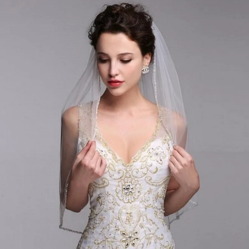 

2020 Woman Short Wedding veil Beaded One layer Elbow Length With Comb Soft Tulle Bridal Veil Wedding Party Gifts Sequin Edge