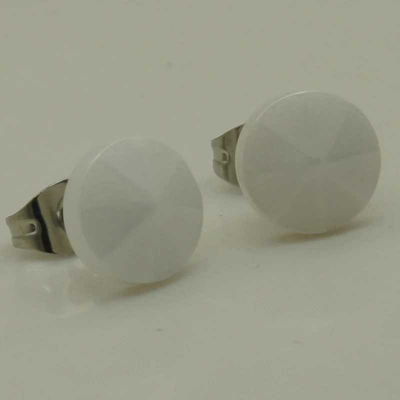 

classic & elegant women/girl triangle facet white hi tech scratch proof ceramic earring stud