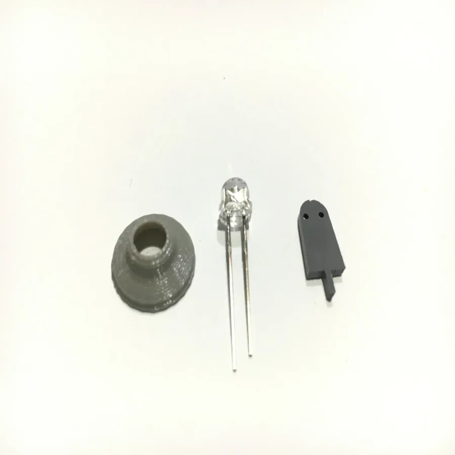 ho scale model light in ho train layout  (2)