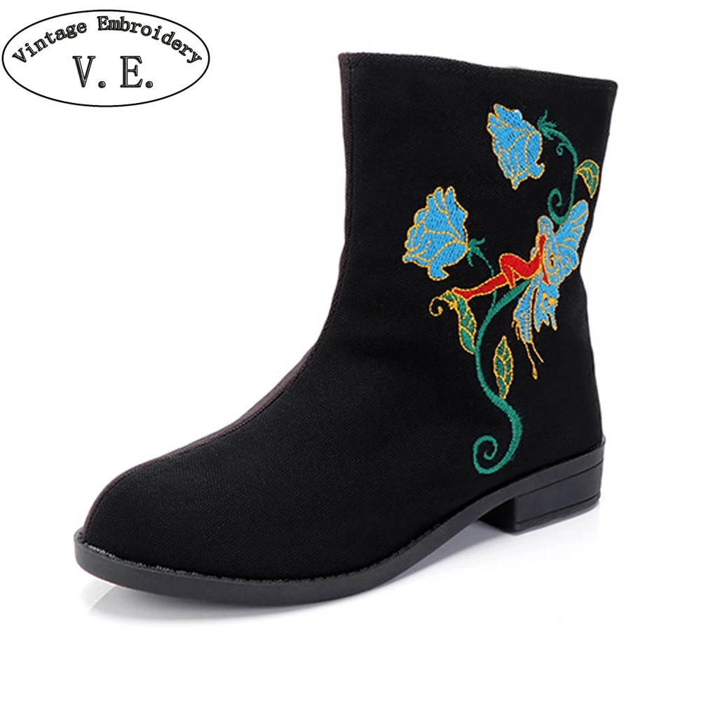 

Vintage Embroidery Chinese Woman Ethnic Flat Boots Ladies Winter Slip On Canvas Embroidered Shoes Women Short Ankle Boot Shoes