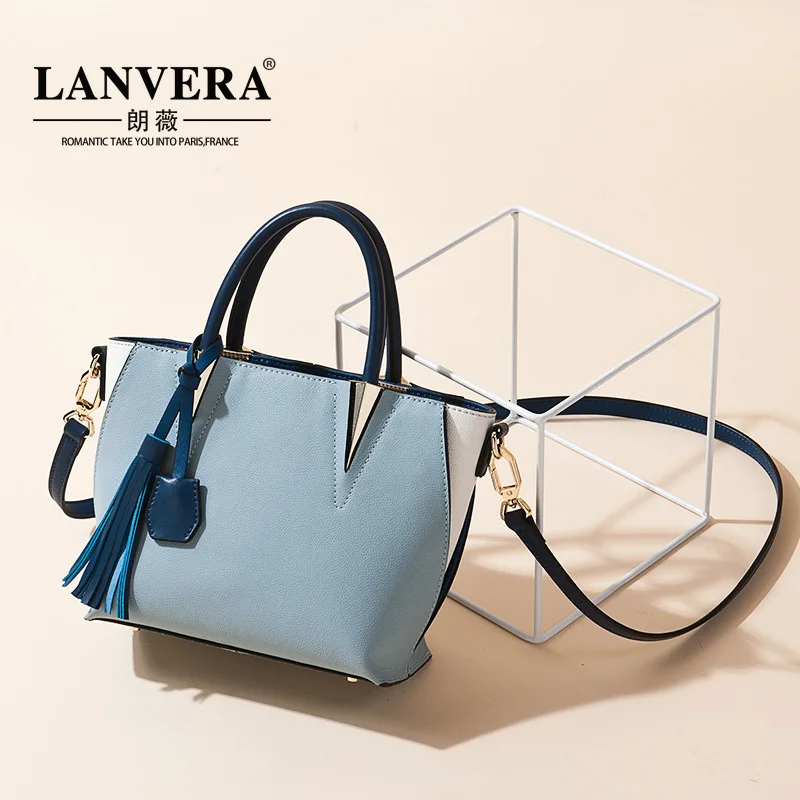 

The first layer of leather fringed wings pack 2017 new fashion all-match shoulder messenger bags one generation