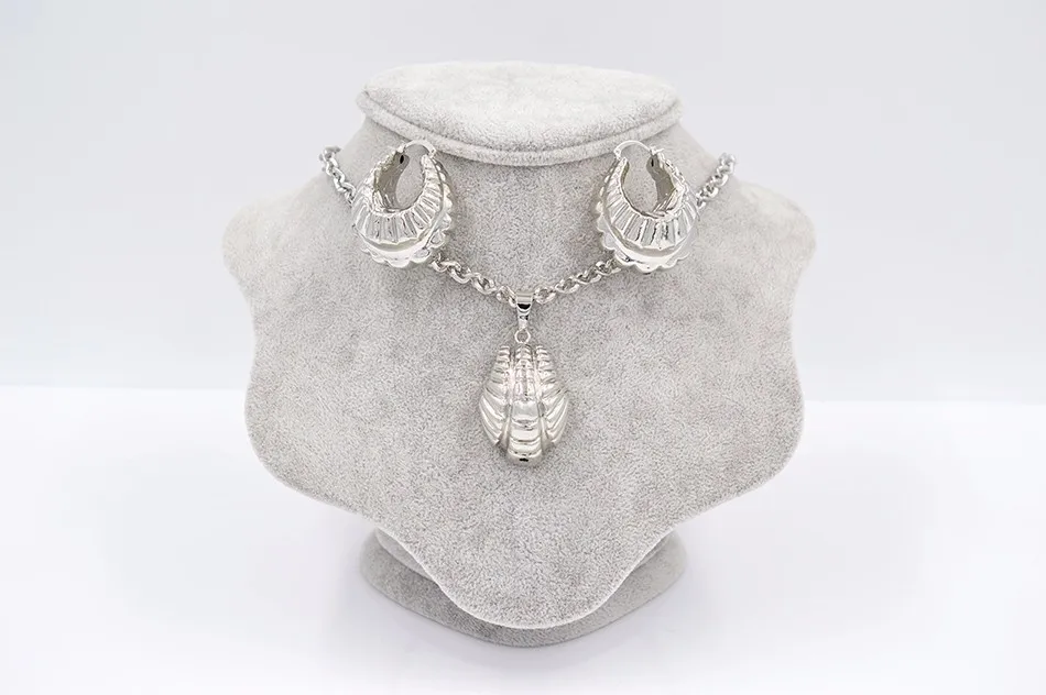 Jewelry sets (4)