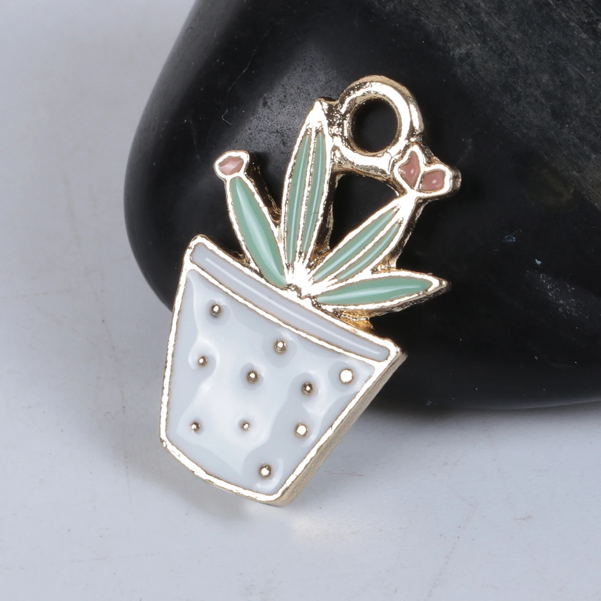 

DoreenBeads Zinc Based Alloy Charms Succulent Plant Gold Color White & Green Pot Plant Enamel 22mm( 7/8") x 14mm( 4/8"), 10 PCs