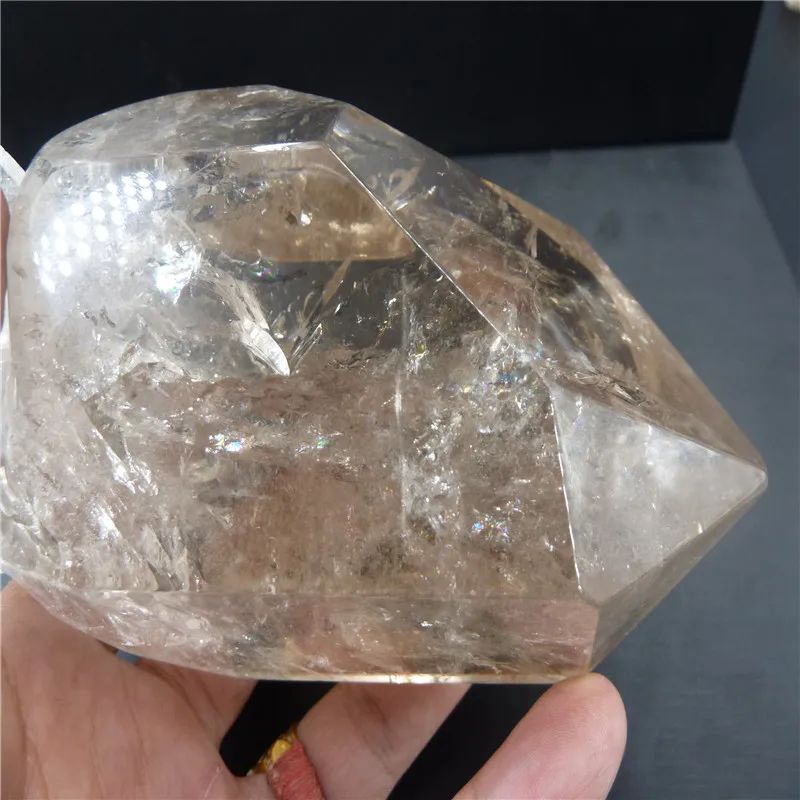 Натуральный кристалл кварца череп T105
