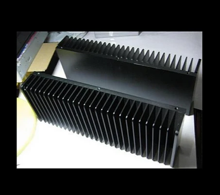 

Amplifier heat sink 300MM width / thickness 50MM / height 67MM