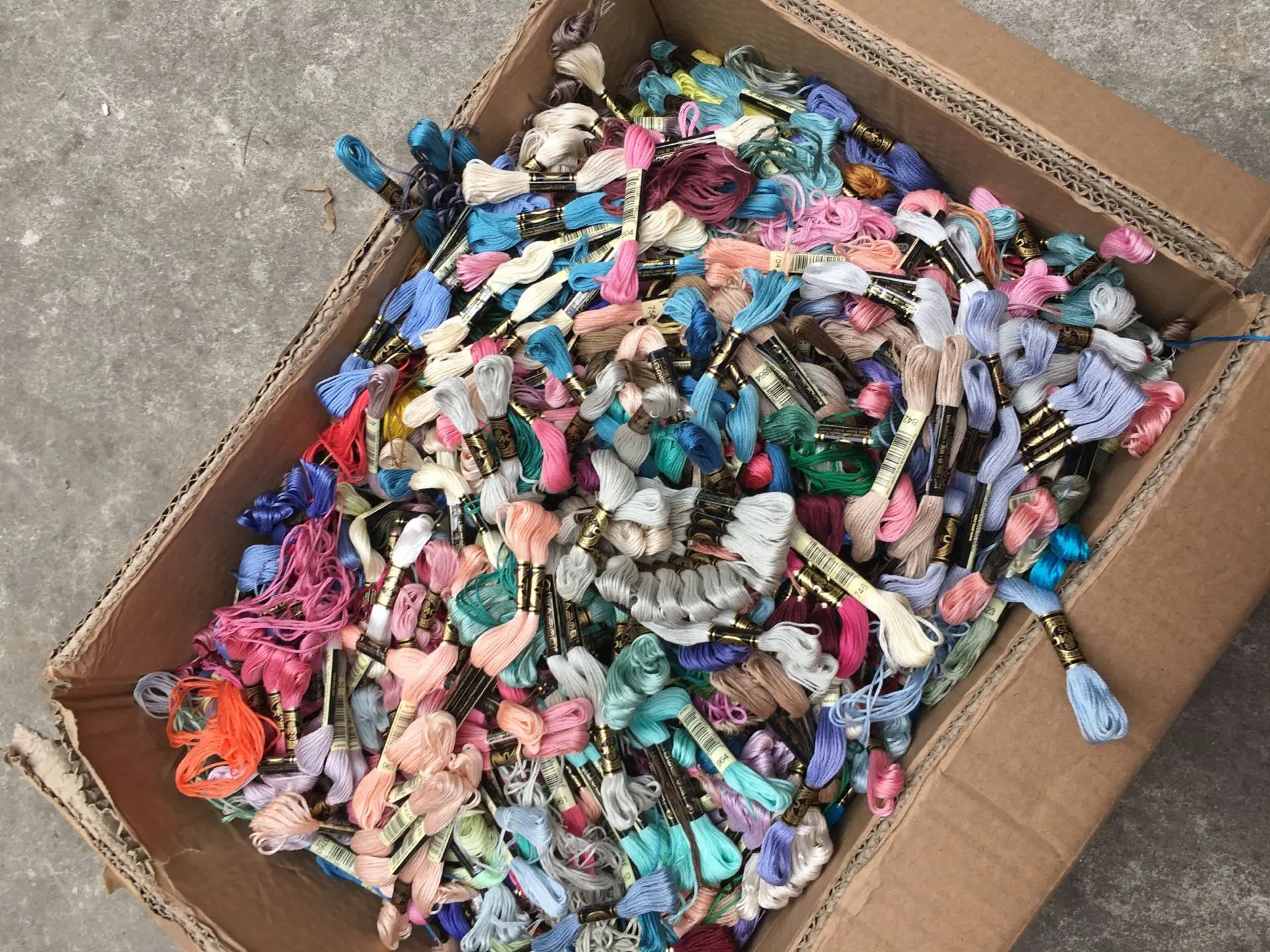 

Orginally French DMC Floss Embroidery Floss Thread Yarn- radom color a little dirty Not clean Stock selling.not choose color