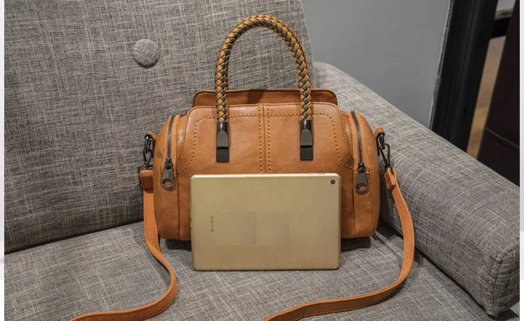 9938374754_423938254