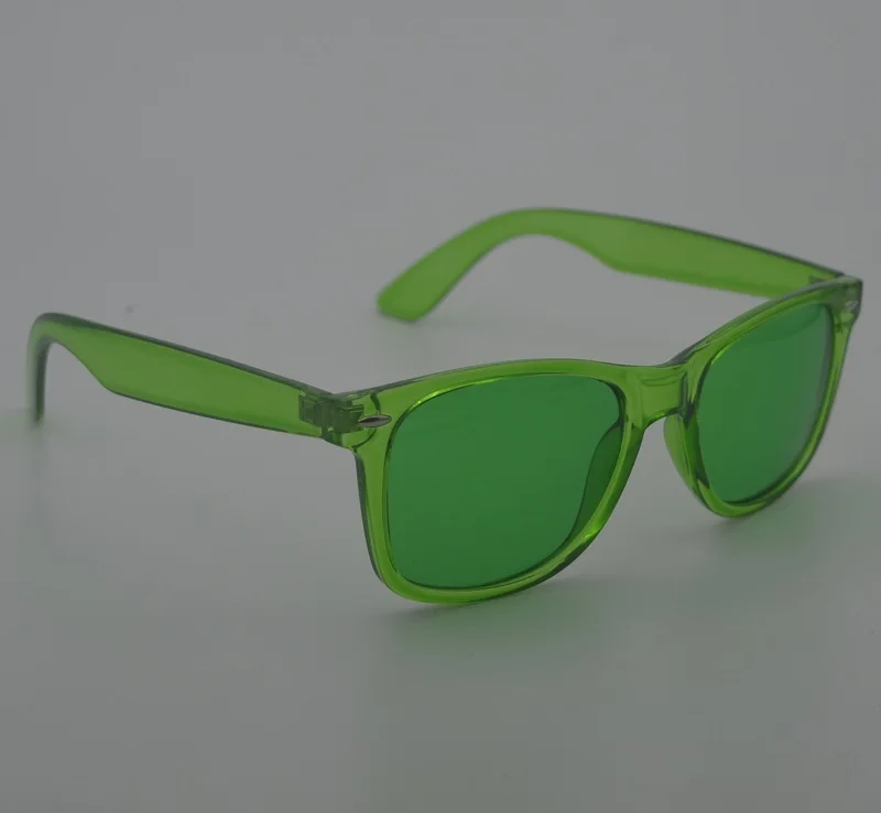 Зеленые терапевтические солнцезащитные очки