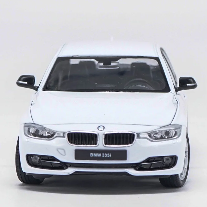 Литые металлические транспортные средства 1:24 модели автомобилей Coche mkd3 масштаб