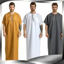 Ближний Восток Арабский мусульманский мужской одежды вышитые повседневные весенне-осенние дышащие с коротким рукавом Круглый вырез высокого качества 3 цвета Халат