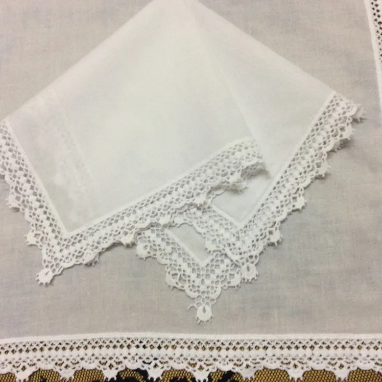 Набор из 12 модных дамские платки 12-дюймовые белые хлопковые Свадебные носовые платки с милым сердцем винтажные кружевные носовые платки