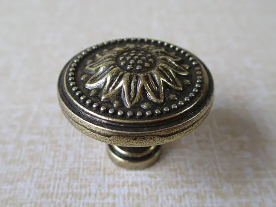Dresser Knobs Drawer Knobs Pulls Handle Sunflower Antique Brass Dresser Knobs Drawer Knobs Pulls Handle Sunflower Antique Brass / Rustic Kitchen Cabinet Handles Knob Pull - Dresser Knobs Drawer Knobs Pulls Handle Sunflower Antique Brass