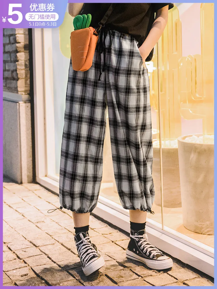 

Princess sweet lolita pants Originally Japanese students Plaid black and white pants wide legs nine-minute pants loose BYJ049