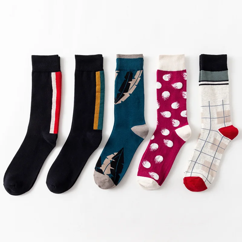 

Autumn and winter new European and American tide socks men's cotton socks large size in the high tube happy socks