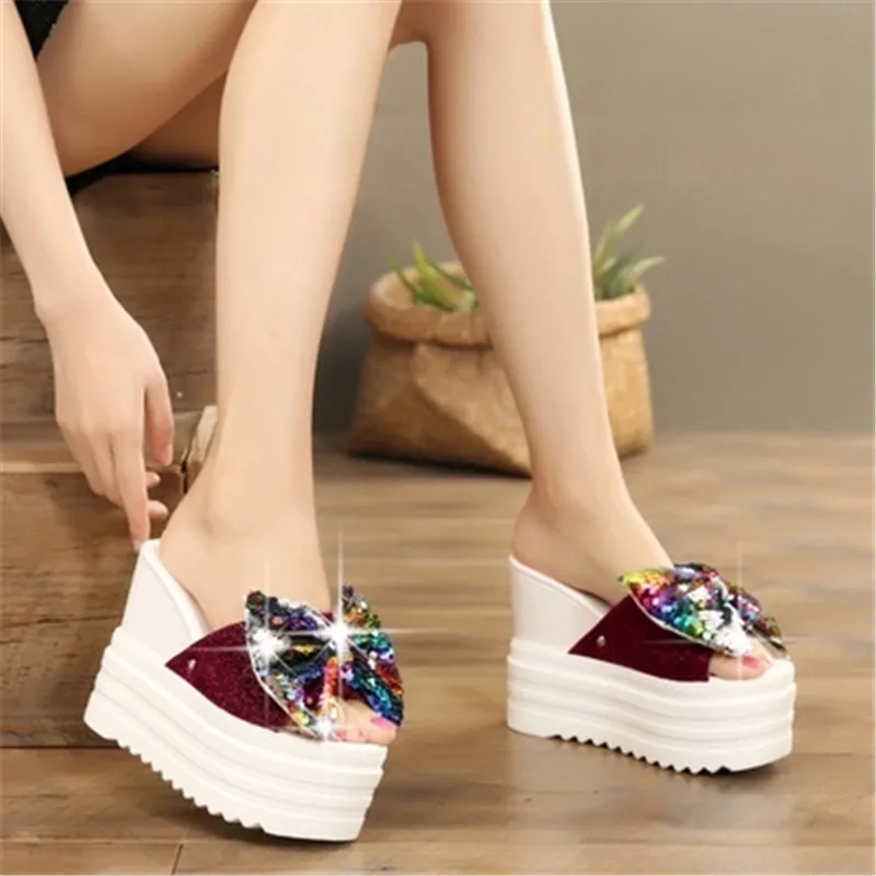 Женские пляжные тапочки на танкетке FeiYiTu черные шлепанцы очень высоком каблуке