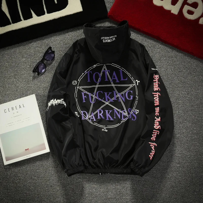 vetements total darkness