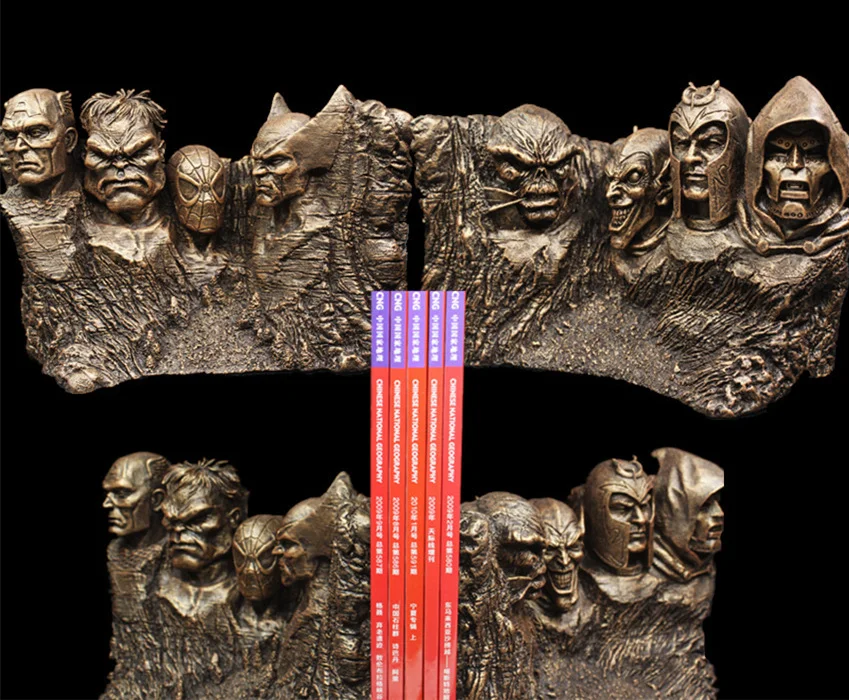 

[New] 17cm The Avengers heros Memorial Hulk Spiderman Thor Captain America resin figure statue toys Collection model bookshelves