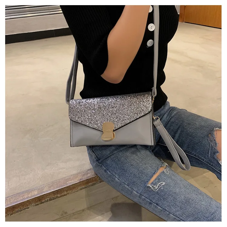 

Sequin Phantom Dinner bag Flash Powder dress bag Lady holding bag Night bag