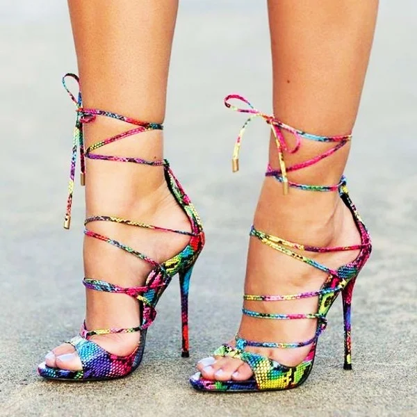 Босоножки из змеиной кожи с перекрестной шнуровкой; обувь с открытым носком на тонком высоком каблуке с узким ремешком и цветочным узором; безупречная пикантная женская обувь для подиума - Цвет: colorful as show