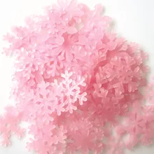 50 PCs 3 cm Luminous Snowflake Xmas Decor Glow In The Dark Baby Kids Bedroom Home Garden Decor Fluorescent Decal