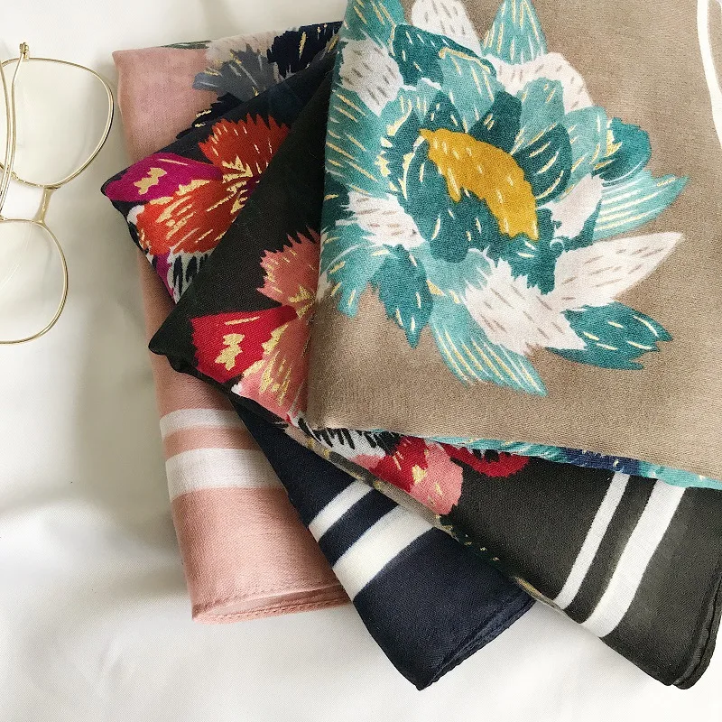 

Women Floral Pattern Gold Foil Cotton Fringe Scarf Shawls Wraps Hijabs 4Colors 10pcs/Lot