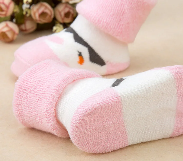 Зимние носки для новорожденных; теплые красивые хлопковые носки для маленьких мальчиков и девочек; Модный повседневный стиль; для детей 0-3 лет