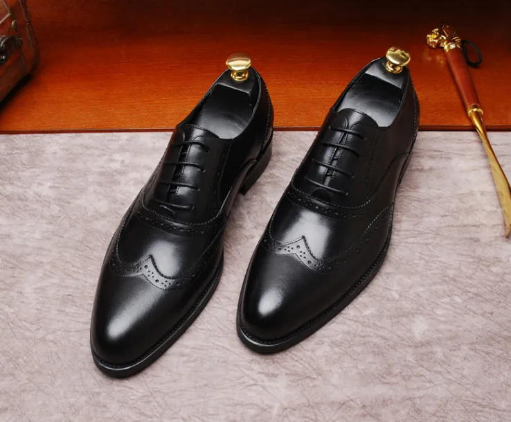 

Italian retro carved men's shoes British style men's business dress pointed leather shoes leather tide shoes Office Work Shoes