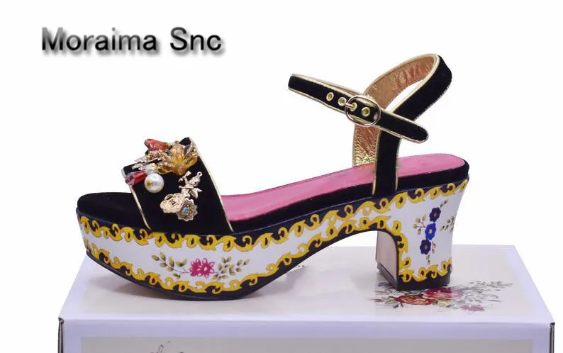 

Moraima Snc retro women sandals Handmade metal flower decor gladiator sandals women high quality platform high heels shoes 2018