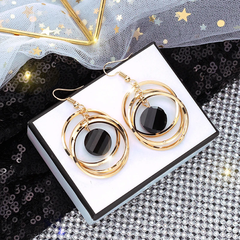 

Modern Women's Earrings 2018 Circle Earrings Fashion Wild Black Crystal Earrings For Women Accessories Wedding Party Jewelry