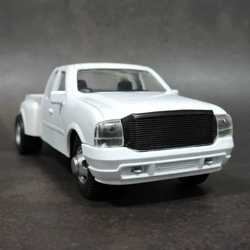 

New Special Die Casting Metal 1/32 Pickup Truck Modified Car Model Desktop Display Collection Toys For Children