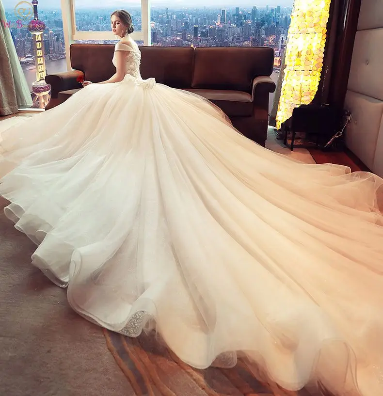 

Luxury Boat Neck Chapel Train Wedding Dress 2019 New Elegant White Vestido De Noiva Appliques Ball Gown Ruffles Princess Dresses