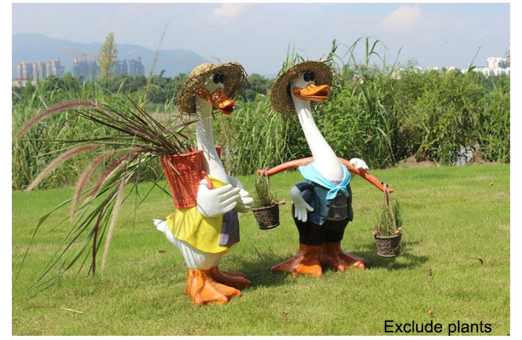 

Resin creative 3D duck with a straw hat basket Decoration Figurine Model, flowerpots, Garden decoration,Outdoor statue,Yard deco