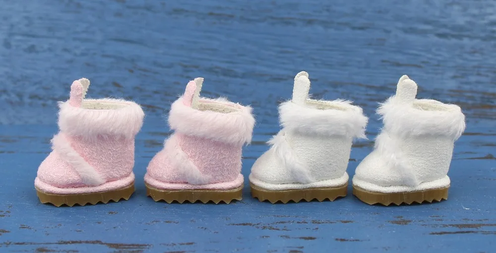 Middie Blythe Doll Bunny Winter Boots 1