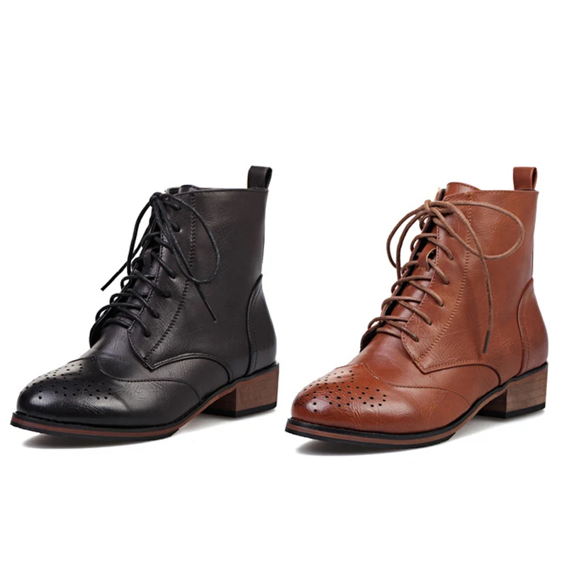 Bottes En Cuir Noir Pointues - Taille 35 - Talon Moyen - Occasion Très Bon état