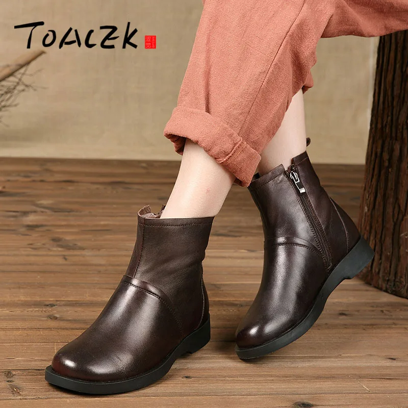 

Boots ladies new casual flat bottom round side zipper top layer leather retro Martin boots women