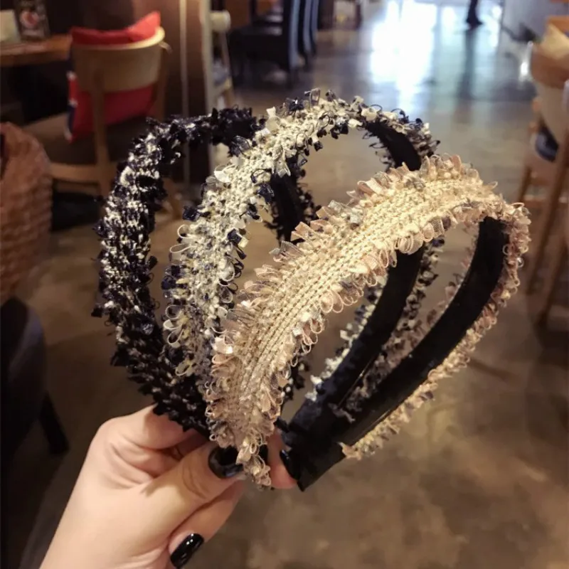 

The new high-grade sweet simple temperament Wool braid wide-brimmed with toothpicks hoop headband pressure hair girl