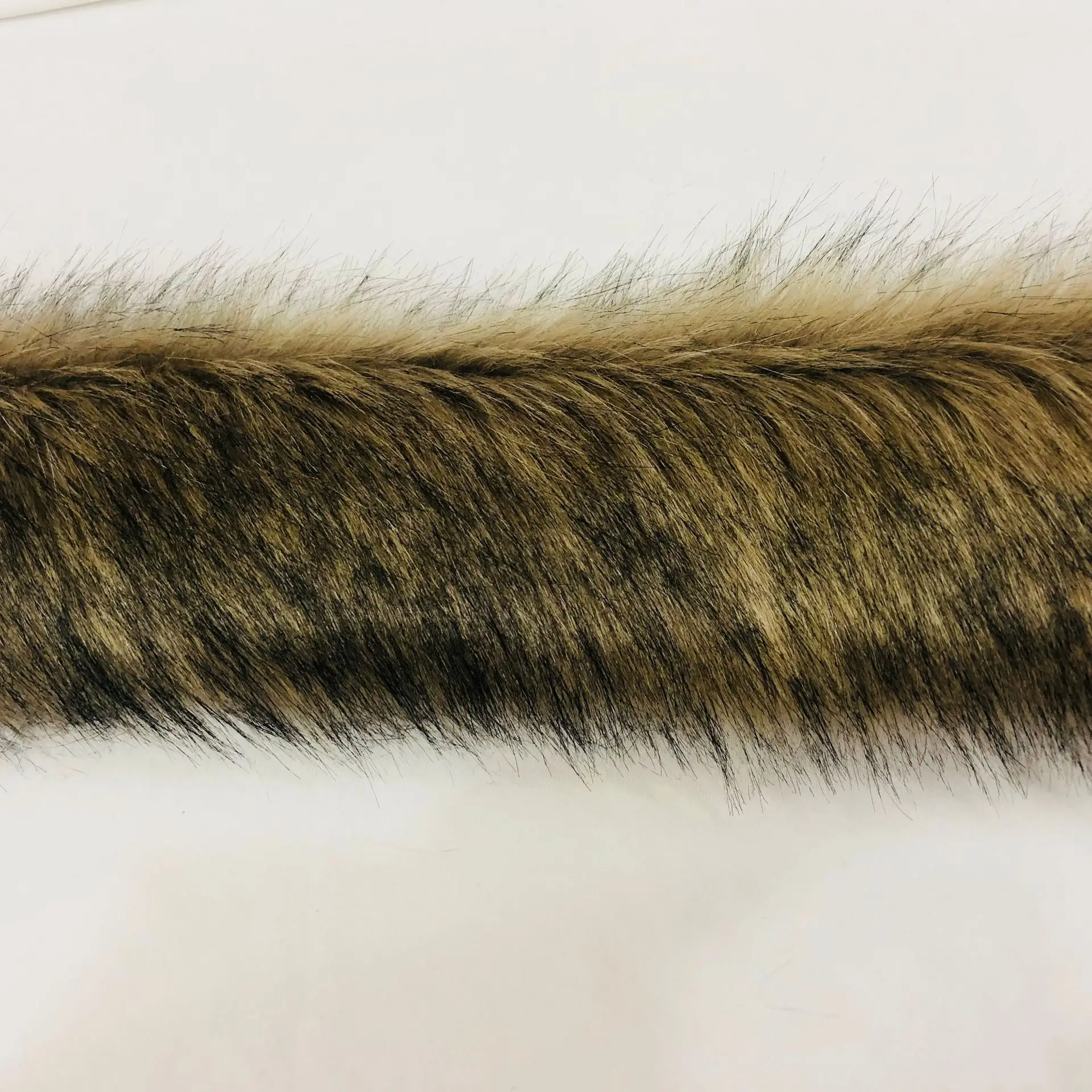 

artificial Wolf dog fur imitation fox fur three-color plush fabric