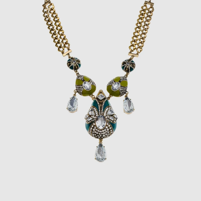 

Amotita boutique Green floral pendant necklace
