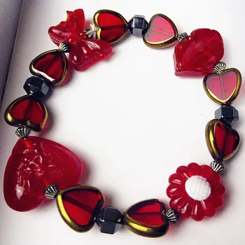 

Custom glass butterflies, flowers, lips, heart shape Figurine wedding party Charms glass Bracelet accessories Jewelry gifts