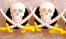 Брошь в виде пистолета светящаяся форме черепа и мечи|gift gifts|gift favorgift party |