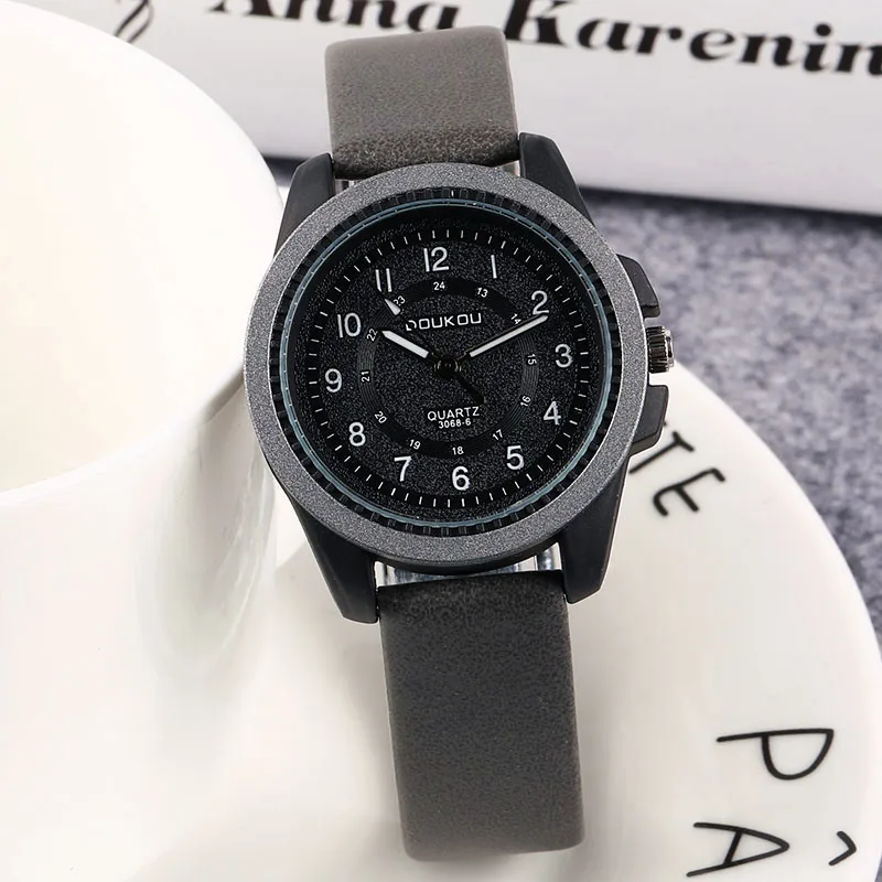 

relojes mujer 2019 New fashion Personality Women Watches Retro Leather Women's Sports Watch Analog Popular Unique Design Clock