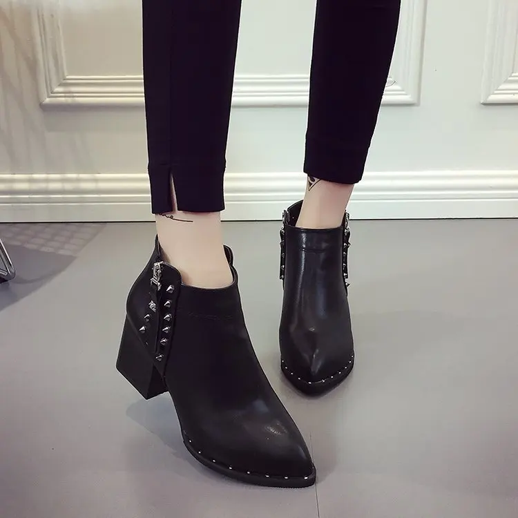 

Martin boots female thick with ankle boots 2018 autumn new wild black rivet zipper pointed short tube high heel women's boots.
