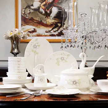 

2019 Fashion Tablewares Set Home Combination European Ceramic Dishes Gift Utensils Classical Dinnerware Kitchen Dinnerware Sets